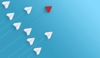 عناصر الميزة التنافسية الستة: الابتكار، الكفاءة التشغيلية، الجودة، تجربة العميل، البيانات، وثقافة فريق العمل لضمان التميز الصناعي.