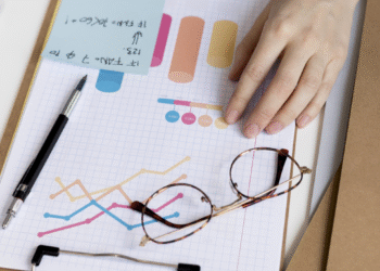 تحليل الجدوى المالية والتدفقات النقدية لحماية رأس المال وتقييم المخاطر الاستثمارية.